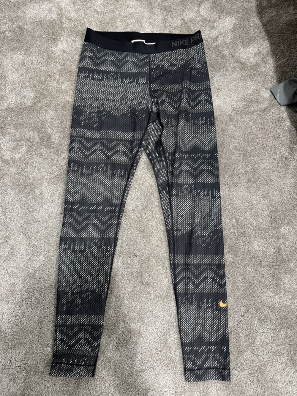 Nike Black & Gray Patterned Women’s Leggings